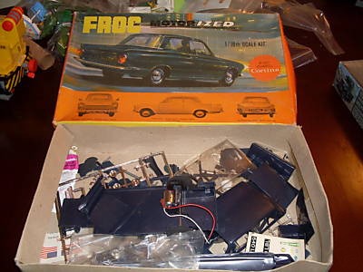 FROG 1/16 Ford Cortina Saloon