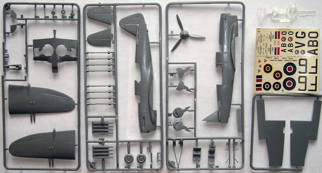 1/72 Fairey Firefly I - kit parts